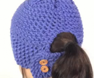 Loom Knit A Ponytail Hat
